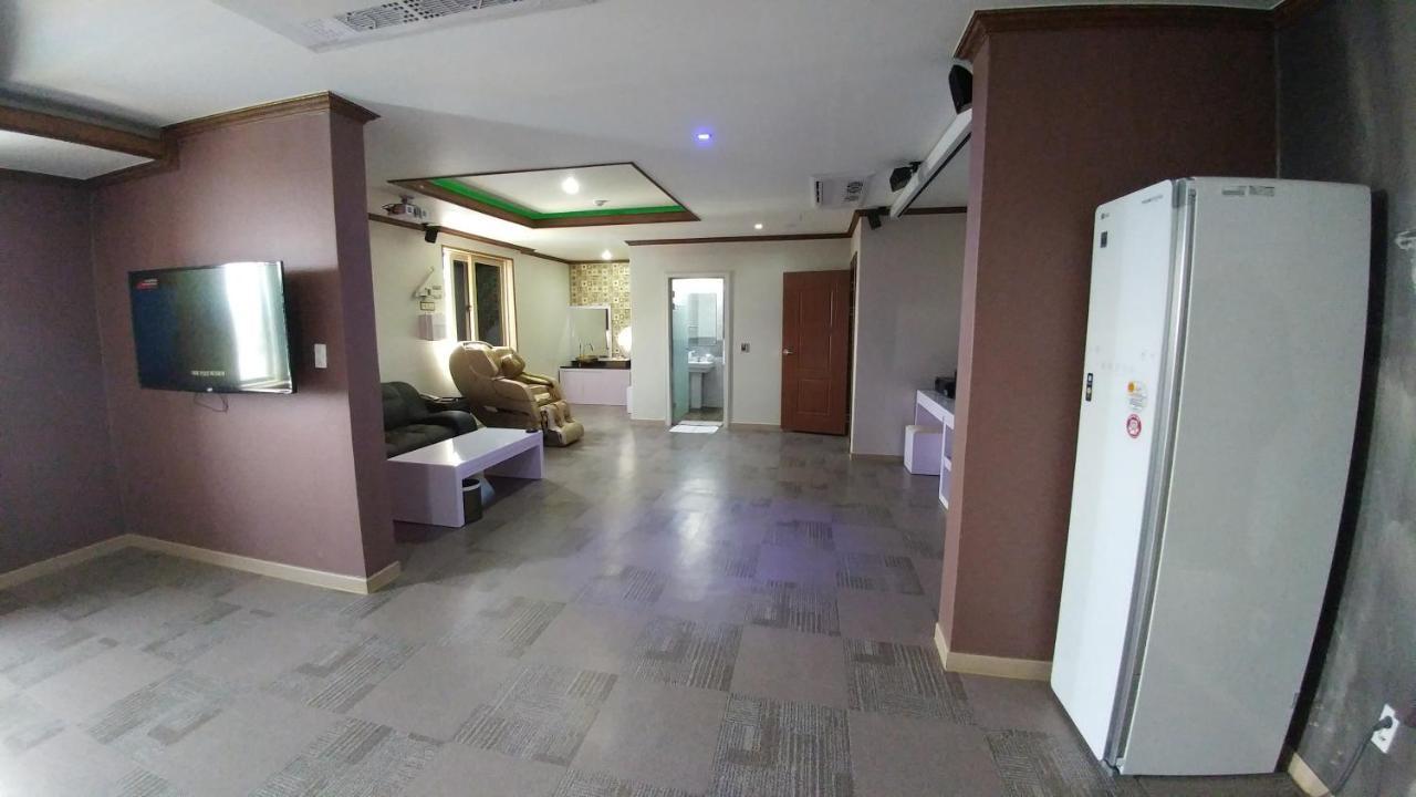 Iris Hotel Seosan Экстерьер фото